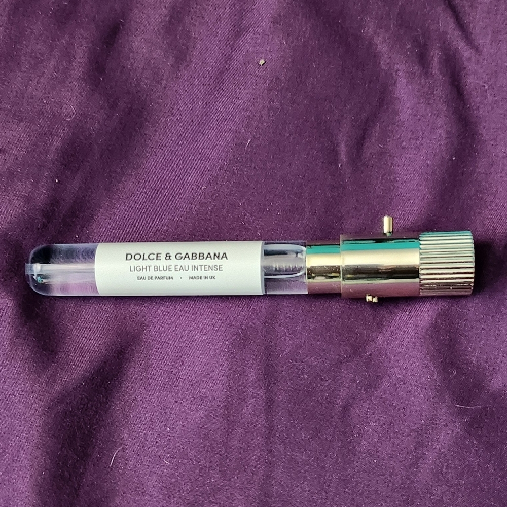 Dolce and Gabbana Light Blue sample perfume